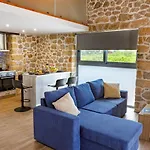 Adrian's Luxury 1