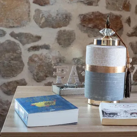 Дом отдыха Adrian's Luxury 1 Дрепанон