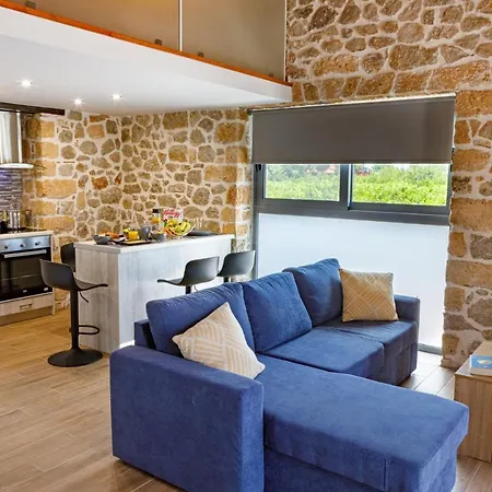 Adrian's Luxury 1