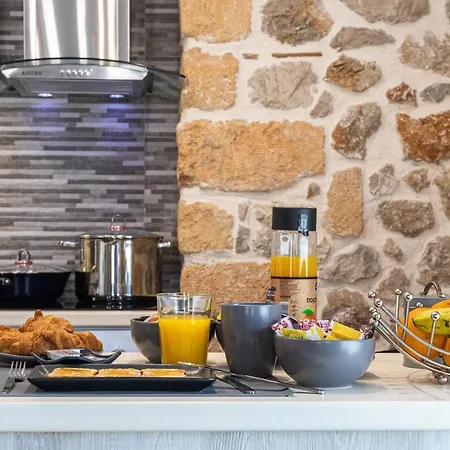 Adrian's Luxury 1 Δρέπανο