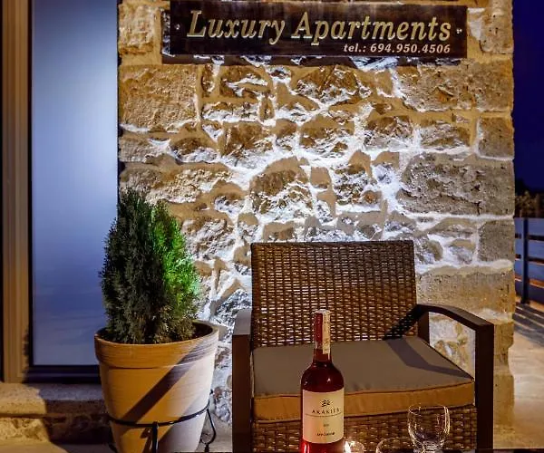 Adrian's Luxury 1 Дом отдыха