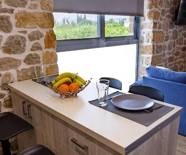 Adrian's Luxury 1 Дрепанон