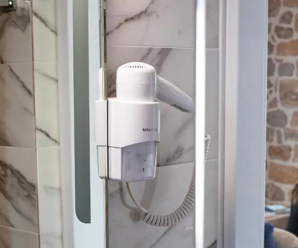 Adrian's Luxury 1 Дом отдыха Дрепанон